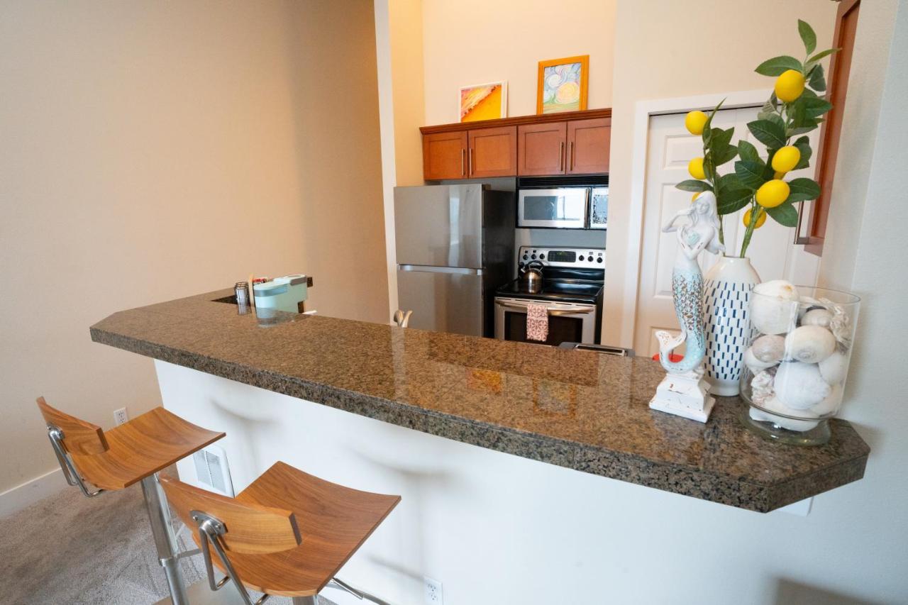Top Floor Water View Oasis Near Space Needle & Cruise Σιάτλ Εξωτερικό φωτογραφία